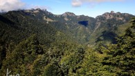 本篇已刊登"台灣山岳"第100期，但就編輯需要，部份文字轉承曲折，修改得某些段落連我自己都連貫不起來，另一不滿點，整篇提及大霸，大霸尖山是這篇主角，卻一檔大霸影像也沒有，來個小霸也無所謂，但我不相信我的大霸